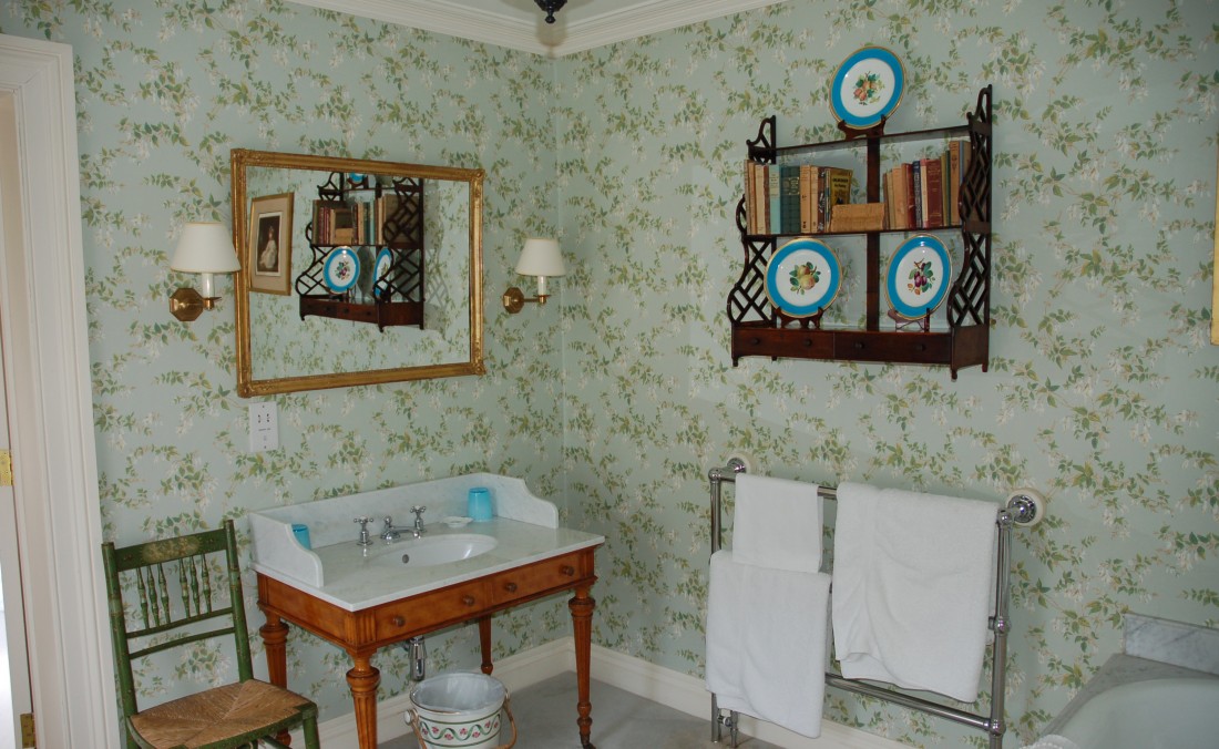 Traditional style bathroom