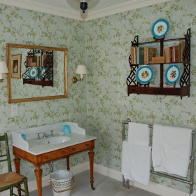 Traditional style bathroom