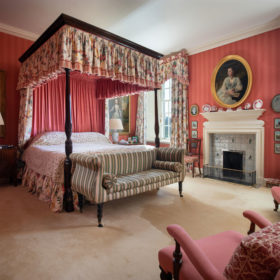 4 poster bed